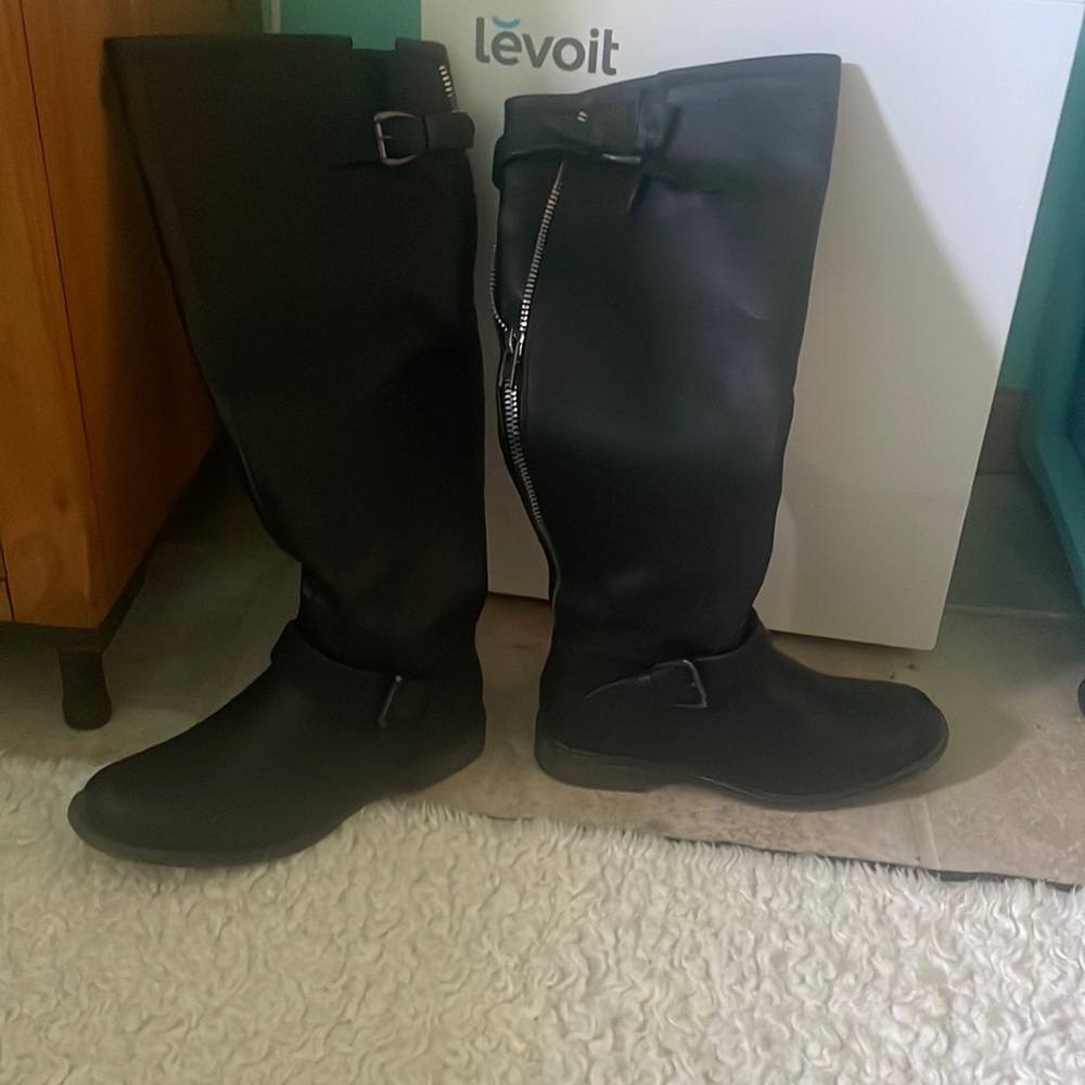 Black just Fab boots.